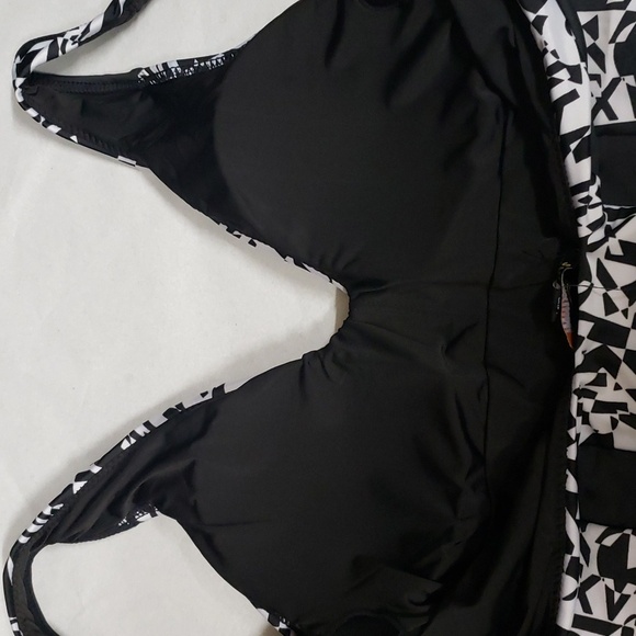 Sunproof by Weatherproof NWT Black and White Tank Swimsuit - Picture 5 of 7